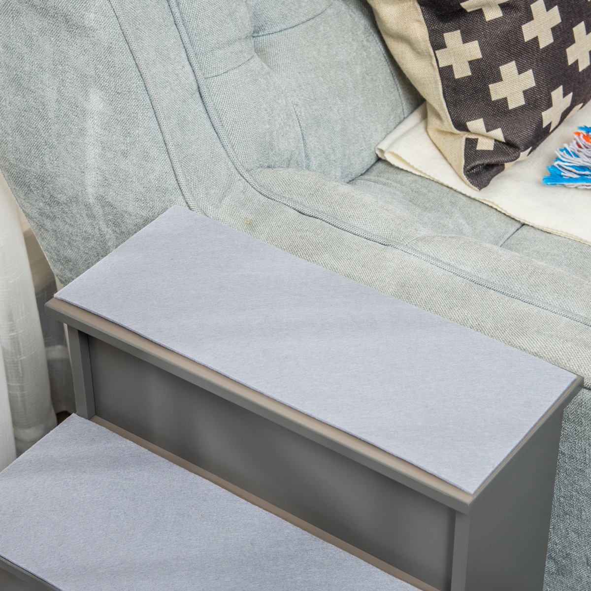 Pet Stairs 15.75" L x 23.25" W x 21.25" H, Grey