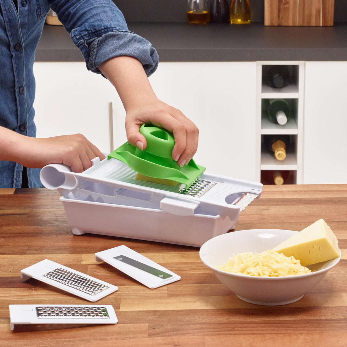 Grn/wht 6 In 1 Grater