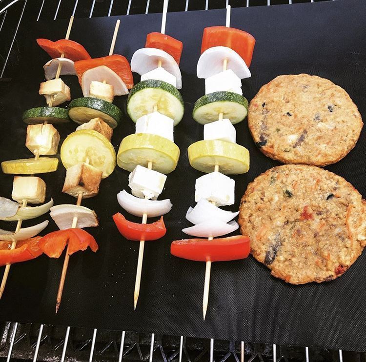 Non-Stick BBQ Grill Mat (40 x 33 cm) – Universal Barbeque Baking Oven